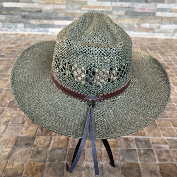 Hat - Picture 5 of 7
